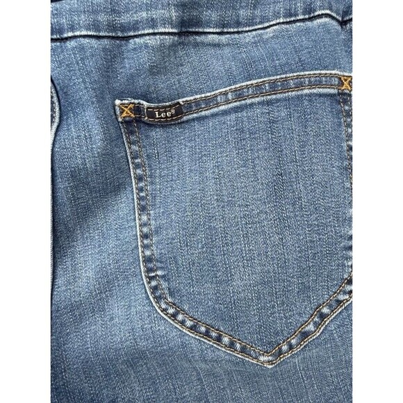 Women's Lee Slim Fit Sculpting Mid Rise Pull on Capri Jeans SIze 14 Petite - Picture 7 of 8